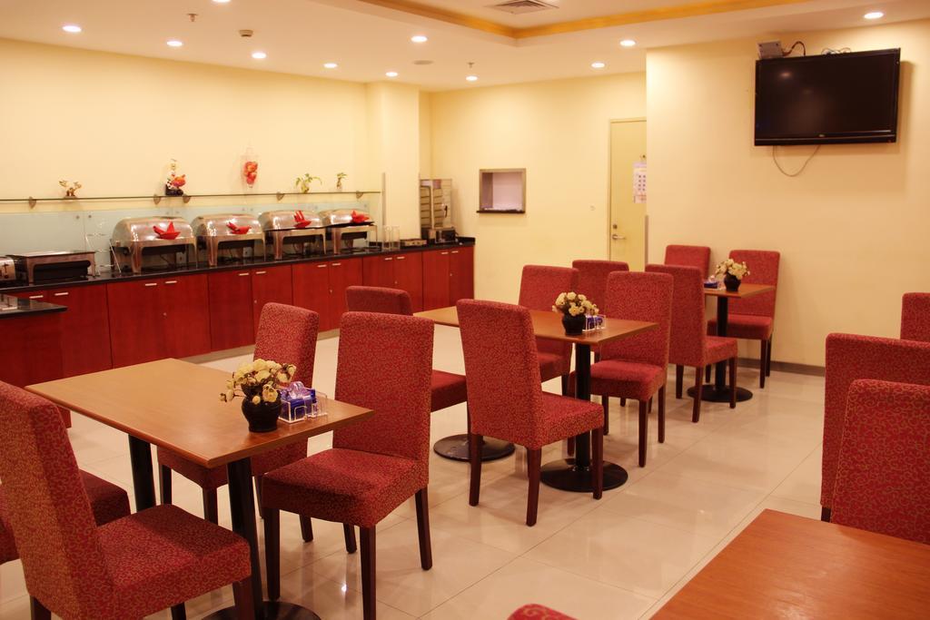 Hanting Express Wuhan Jiang Han Road Walking Street Bagian luar foto