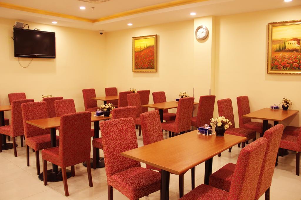 Hanting Express Wuhan Jiang Han Road Walking Street Bagian luar foto