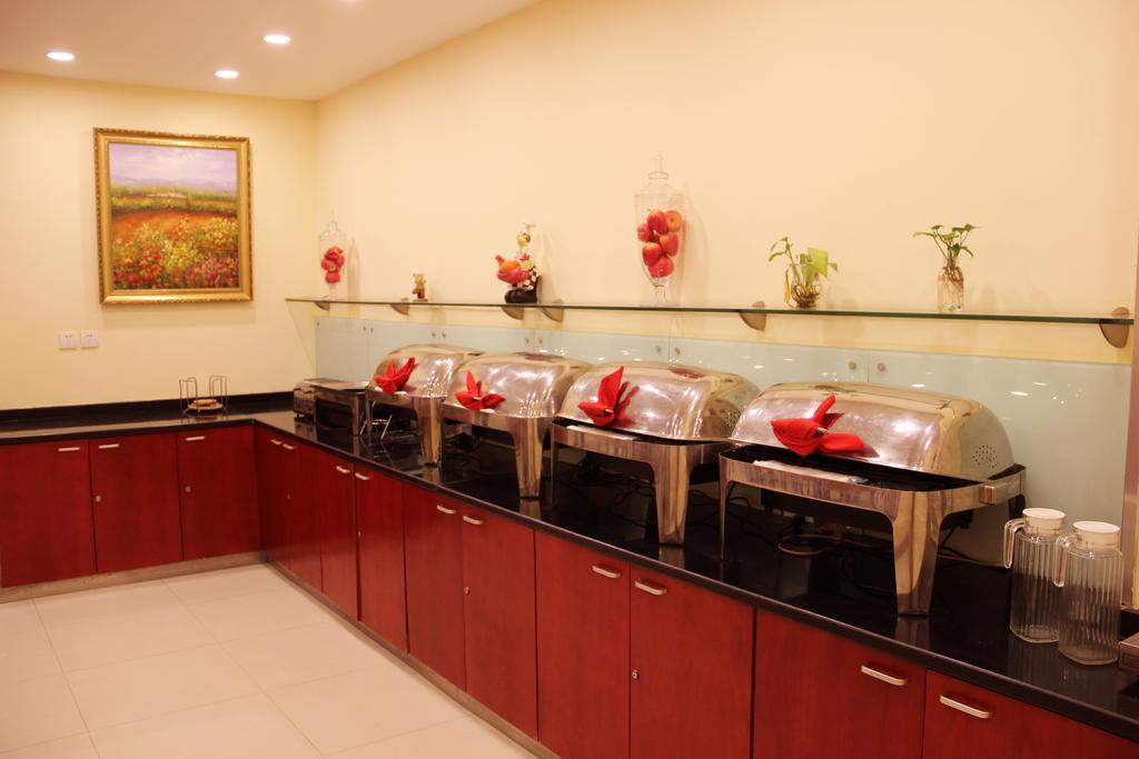 Hanting Express Wuhan Jiang Han Road Walking Street Bagian luar foto